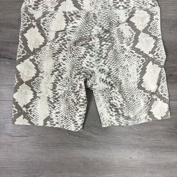 NWT Beach Riot Pink Animal Print Biker Shorts XS Size Active New - Picture 6 of 10